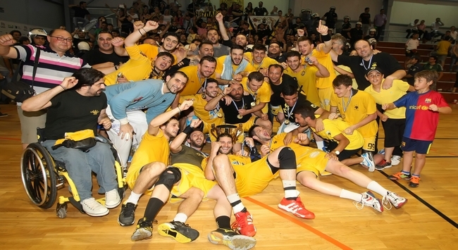Αγιασμός για τους Μάγκες και τις κοριτσάρες!