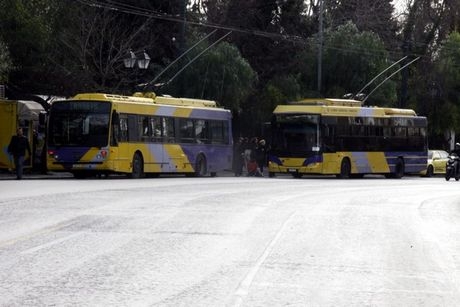 Σοκ: Νεκρός 18χρονος που πήδηξε από τρόλεϊ