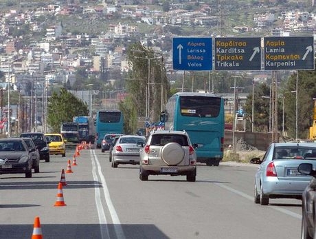 Σπείρα «παπατζήδων» εξαπατούσε επιβάτες λεωφορείων στην εθνική οδό