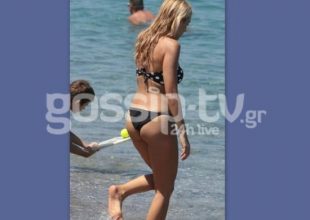 Η Έλενα Παπαβασιλείου «αναστέναξε» την παραλία!