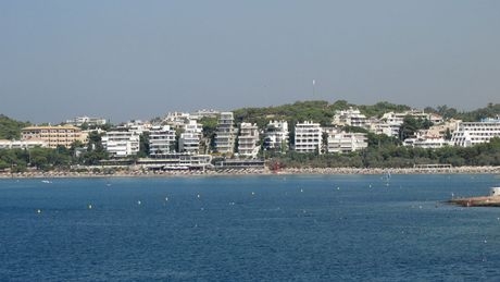 Τραγικός θάνατος κολυμβητή από ταχύπλοο στη Βουλιαγμένη
