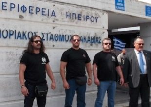 Η Χρυσή Αυγή έκλεισε τα σύνορα στην Κακαβιά