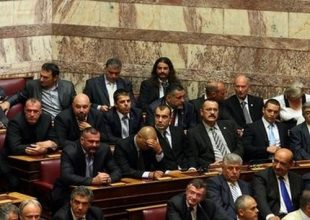 Τρία παράνομα πιστόλια εντοπίσθηκαν στο σπίτι του Νίκου Μιχαλολιάκου