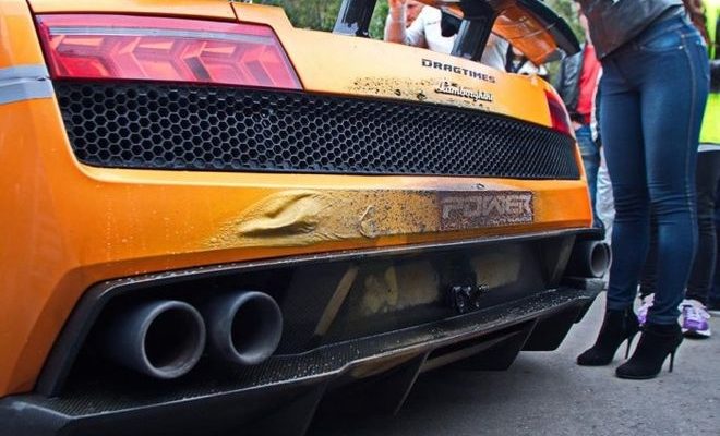 Lamborghini έπιασε τα 402,69 χλμ/ώρα και πήρε φωτιά