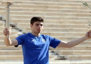 Πρώτος λαμπαδηδρόμος ο Γιάννης Αντωνίου
