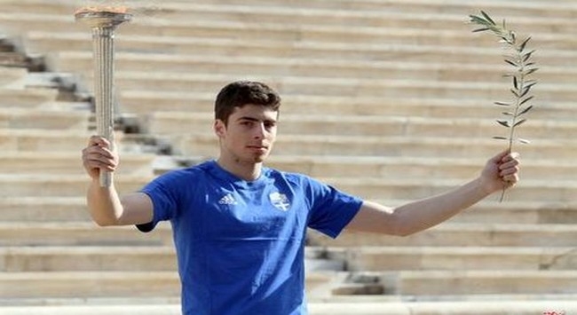 Πρώτος λαμπαδηδρόμος ο Γιάννης Αντωνίου
