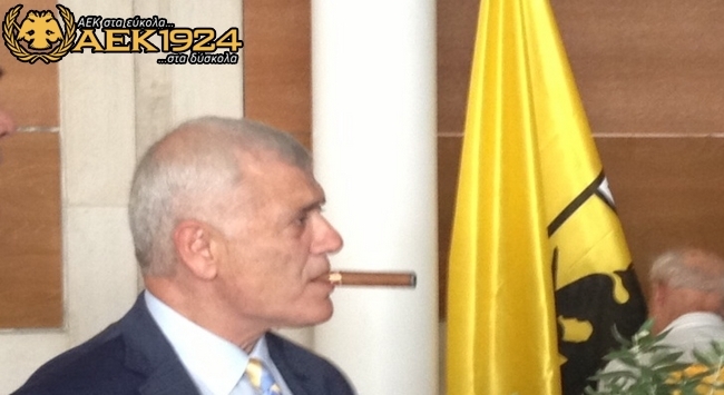 Εγώ βεντέτα ανοίγω με άνδρες! Εγώ βεντέτα ανοίγω με άνδρες!