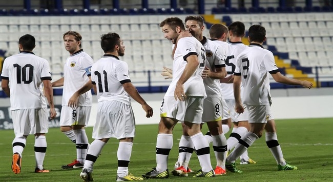 Ξυπνήστε, τελείωσαν τα φιλικά…