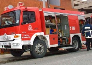 Επιχείρησε να σβήσει πυρκαγιά στο σπίτι του και πέθανε