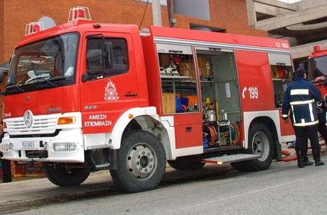 Επιχείρησε να σβήσει πυρκαγιά στο σπίτι του και πέθανε