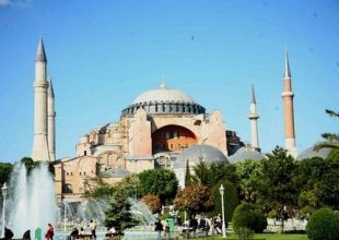 Ζητούν να γίνει η Αγία Σοφία τζαμί