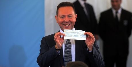 Δεν μπορούμε να λέμε, «κανένα μέτρο»