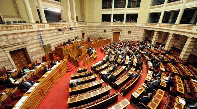 Οι μισθοί δημοσίων υπαλλήλων που ξεπερνούν τα 2.000 ευρώ το μήνα