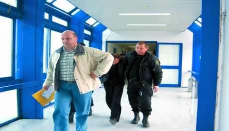 Από αγάπη έκοψα με αλυσοπρίονο τα άκρα της συζύγου μου