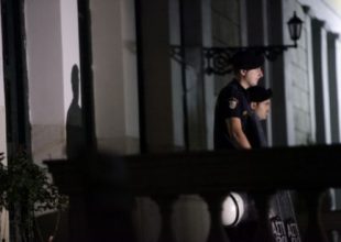 Ψάχνουν το κρυμμένο οπλοστάσιο της Χρυσής Αυγής ακόμα και σε μοναστήρια
