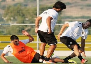 Επιστρέφει ο Πεταυράκης