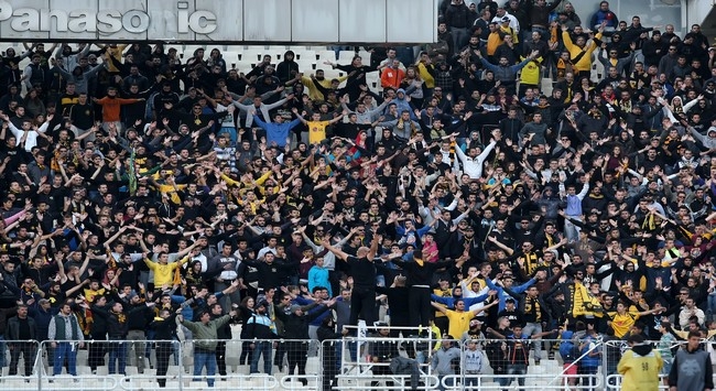 Original στεφάνι στο πολυτεχνείο!