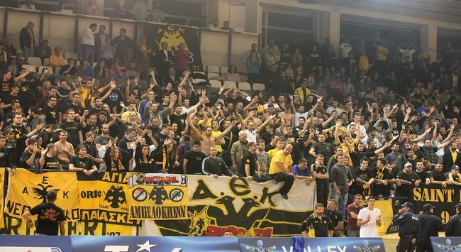 Στο πλευρό της για τη νίκη !