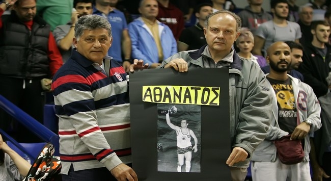 Το συγκινητικό «αντίο» (vid)