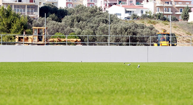 Λείπει μόνο η κερκίδα