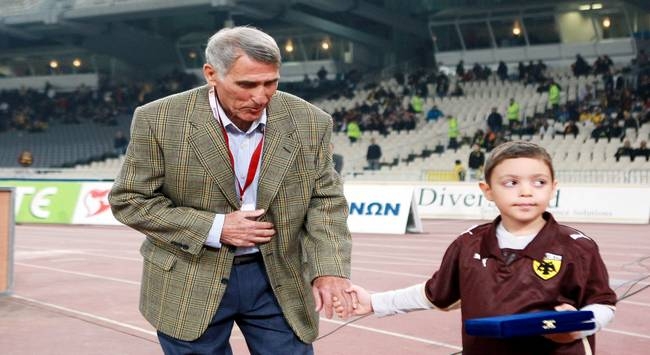 Στο πλευρό της ΑΕΚ και ο Σεραφείδης