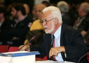 Διευκρινήσεις από τον Γρετζελιά για το γήπεδο