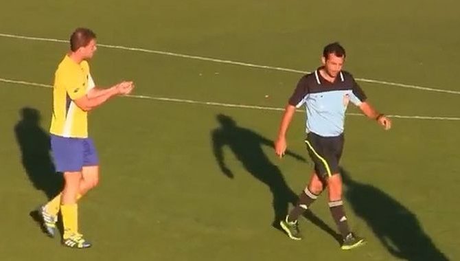 Διαιτητής απέβαλε παίκτη χωρίς κόκκινη κάρτα!