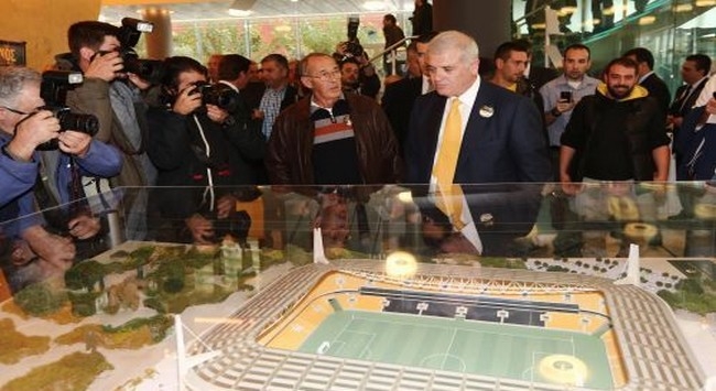 Πανικός και για την μακέτα