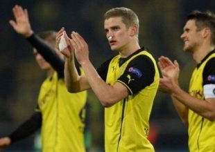 Άλλαξε τέσσερις μπλούζες ο Μπέντερ με την Νάπολι