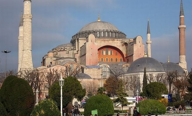 Τουρκική πρόκληση: Θέλουν να κάνουν τζαμί και την Αγιά Σοφιά
