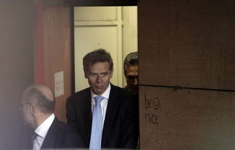 Αναβλήθηκε η συνάντηση με την τρόικα