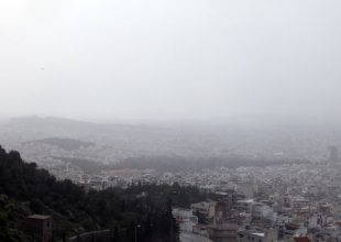 Τώρα θυμήθηκαν την αιθαλομίχλη: Δίνουν δωρεάν ρεύμα στους παρόχους κοινωνικού τιμολογίου τις ημέρες υπέρβασης