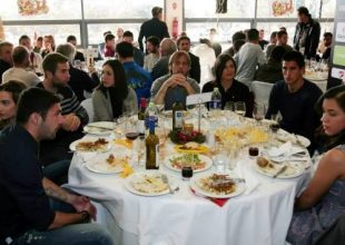 Αχώριστοι οι ξένοι!