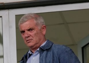 Έχεις το μαχαίρι και το καρπούζι!