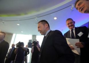 Κλείστε κρατικές βιομηχανίες, για να πάρετε το 1 δισ. ευρώ