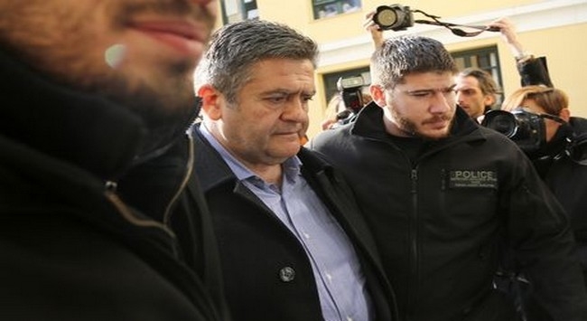 Απολογείται για τη μίζα ο Τομπούλογλου