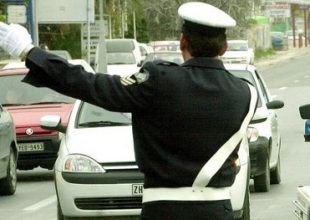 Επί ποδός η τροχαία για την έξοδο των γιορτών