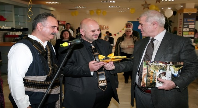 Τα δώρα του Μελισσανίδη (vid)