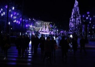 “Λευκή νύχτα” με ανοιχτά καταστήματα μέχρι τις 11 το βράδυ στην Αθήνα