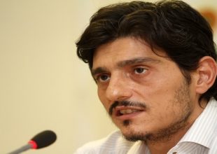 Πρόσκληση σε Αγγελόπουλους από Γιαννακόπουλο