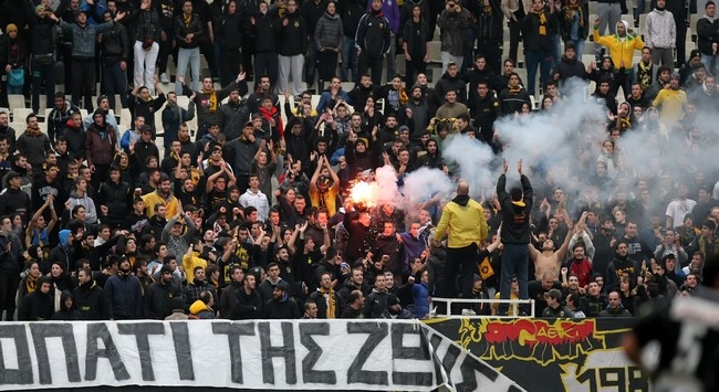 Χορεύοντας στη βροχή… (vids) Χορεύοντας στη βροχή… (vids)