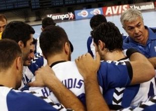 Στο πλευρό της Εθνικής η ομογένεια