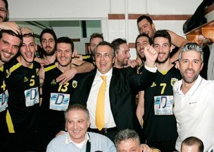 «Όλοι μαζί θα την ανεβάσουμε»