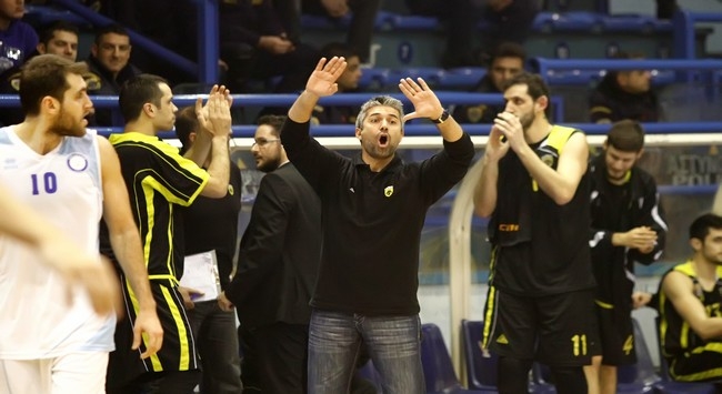Η Βασίλισσα οδηγεί την κούρσα!