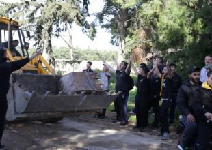 Μαζεύεται κόσμος στη Ν. Φιλαδέλφεια!