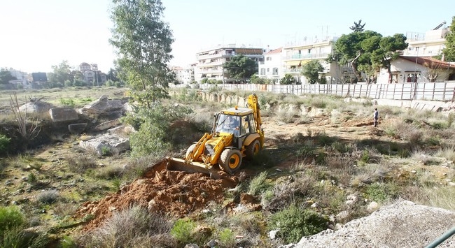 Μπουλντόζες στο μαγικό οικόπεδο! (pics)