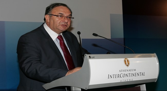 Ύποπτα «παιχνίδια» εις βάρος της Βασίλισσας