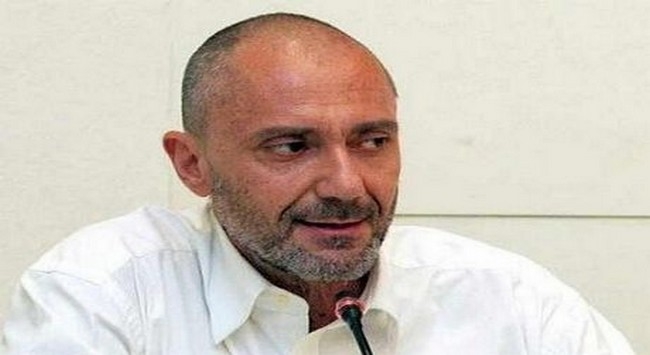 Βαλλιανάτος: “Έχω κάνει έρωτα με λιγότερους από εννιά χιλιάδες άντρες” Βαλλιανάτος: “Έχω κάνει έρωτα με λιγότερους από εννιά χιλιάδες άντρες”