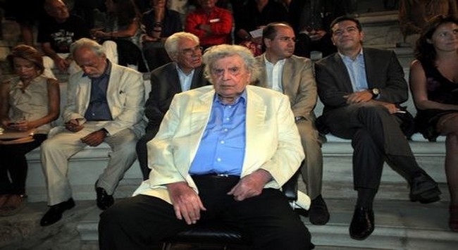 Στο νοσοκομείο με πνευμονία ο Μίκης Θεοδωράκης Στο νοσοκομείο με πνευμονία ο Μίκης Θεοδωράκης