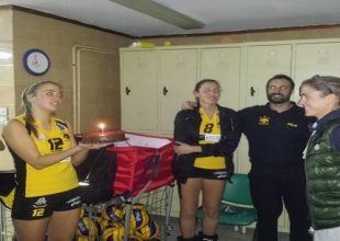Τούρτα έκπληξη στην Παπαγεωργίου